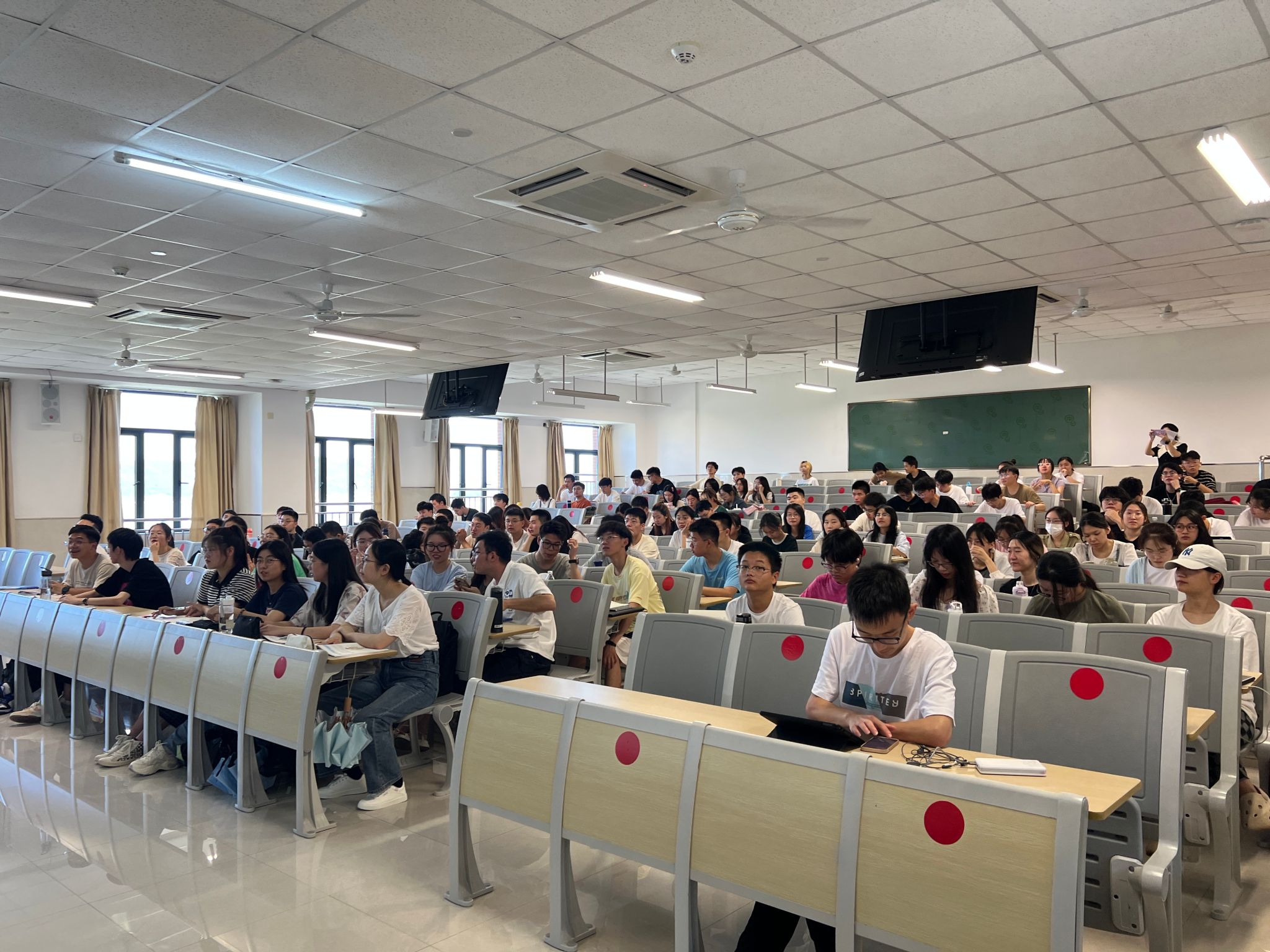 公司开展新学期教学检查 抓好开学第一课